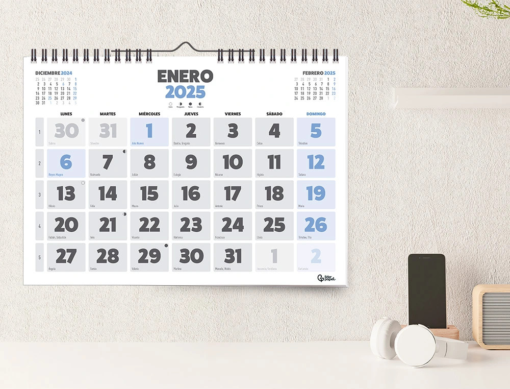 Calendario espiral pared clasico 2025 numeros grandes 44x32 cm papel 128g Liderpapel