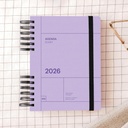 Agenda 2026 semana vista, Similar A5+ (160.5 x 218 mm), Planificación semanal, Tapa texturizada, Papel 100 g/m², Cierre elástico, Espiral metálico dividido, Español-EN-PT, Malva Miquelrius