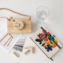 Agenda 2026 semana vista, Formato pequeño (90 x 140 mm), Planificación semanal, Cubierta rígida cartón, Espiral, Cierre goma elástica, Papel 80 g/m², Español-EN-PT, Mini garden Miquelrius