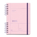 Agenda 2025, Tamaño 155 x 213 mm, Agenda semana vista, Cubierta cartón forrado, Papel sostenible 100 g/m², Cierre goma, Español, Inglés y Portugués, Rosa Miquelrius